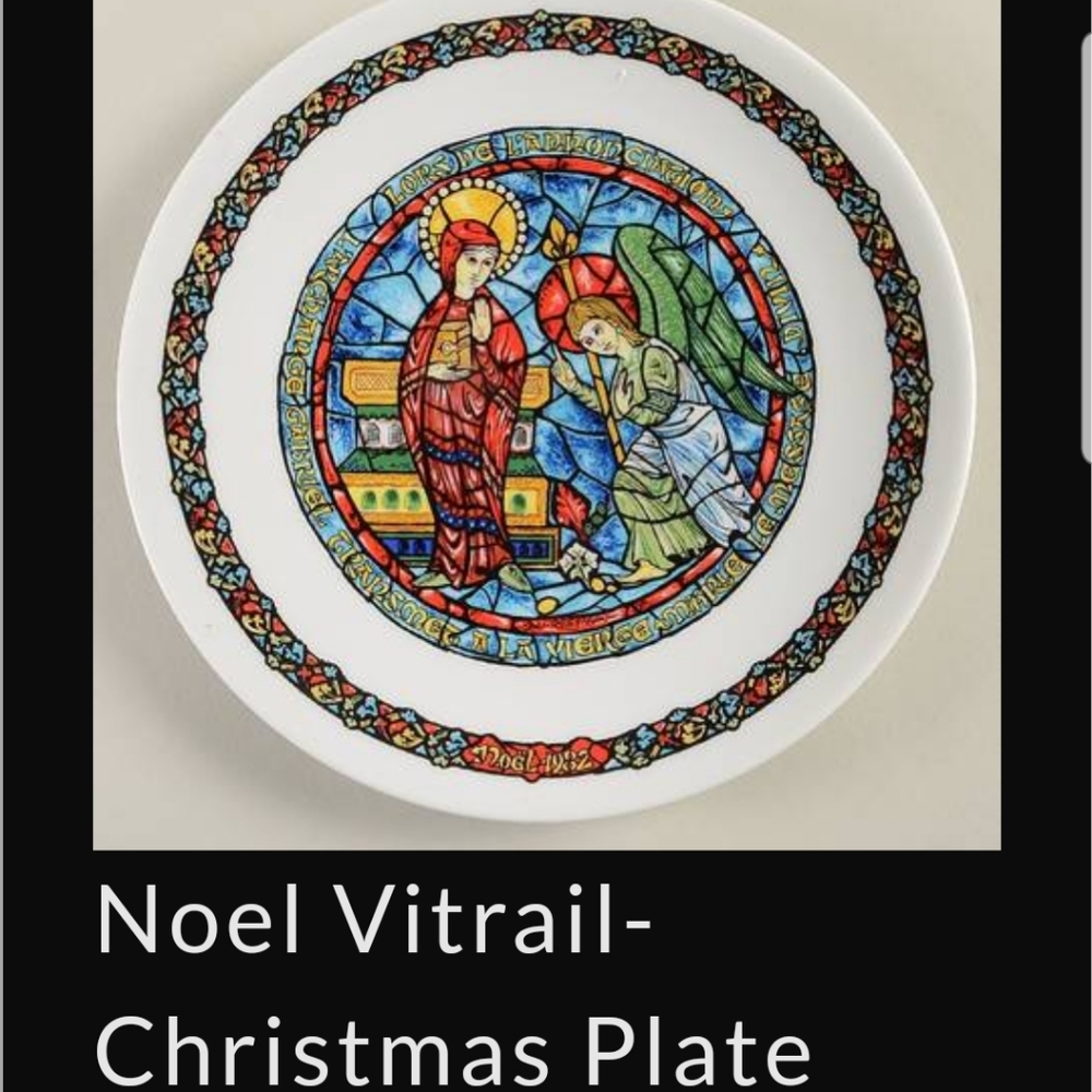 Four Noel Vitrail Porcelaine Limoges France Plates